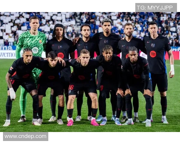 皇马与埃瓦尔对决前瞻分析球队状态与战术布置探讨