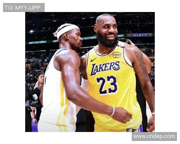 詹姆斯热火对决湖人圣诞大战回顾与精彩瞬间分析