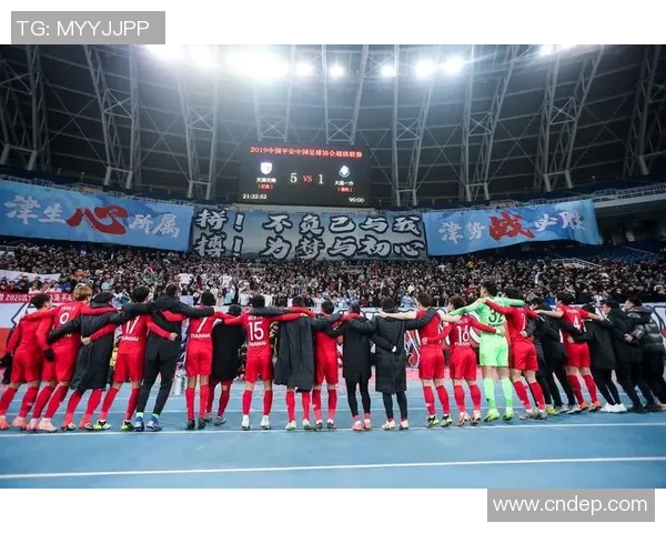 2017年上港与恒大巅峰对决回顾：激情四溢的中超经典之战