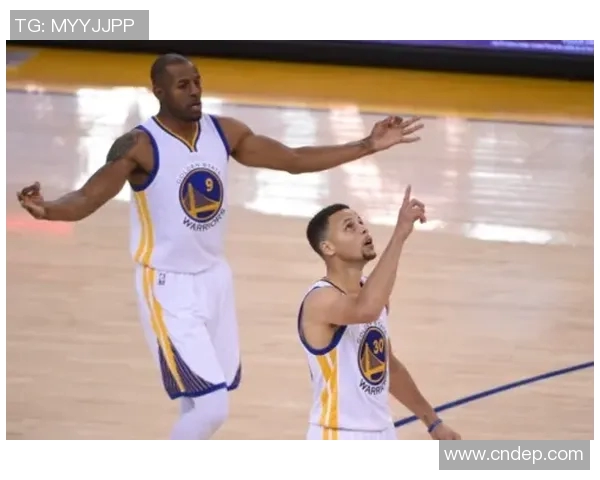 勇士队创历史奇迹以73胜战绩征服灰熊队展现无与伦比的篮球实力